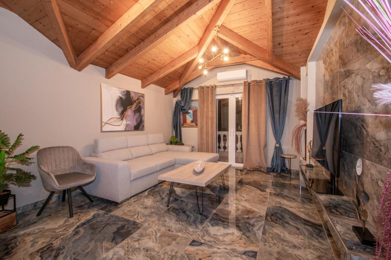 Casa Di Voz Shared Villa Studios By "Elite" Gaitani Exterior photo